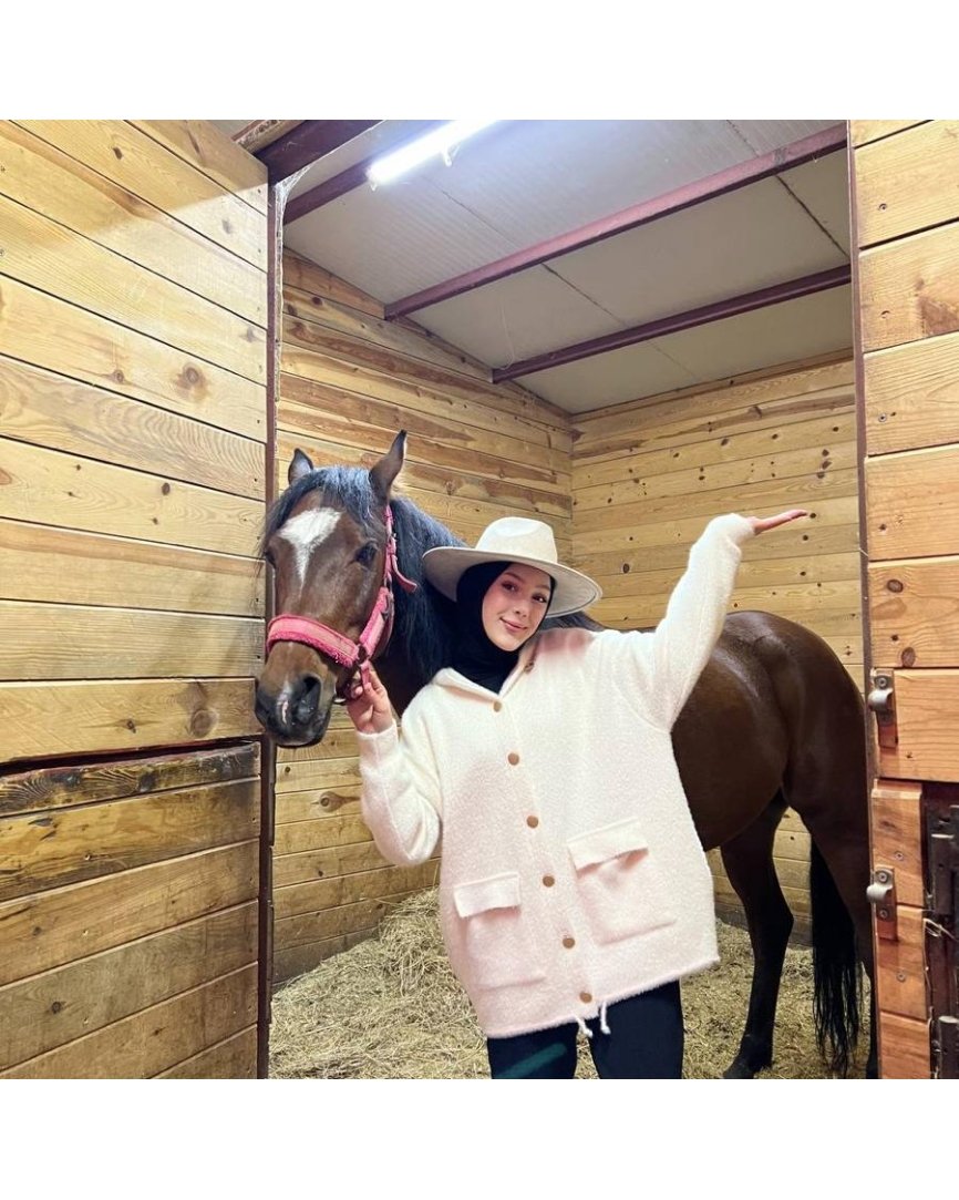 Kapüşon detaylı Angora hırka (ekru)